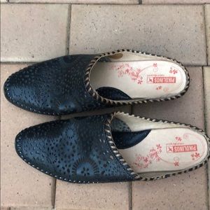 Pikolino black leather mule